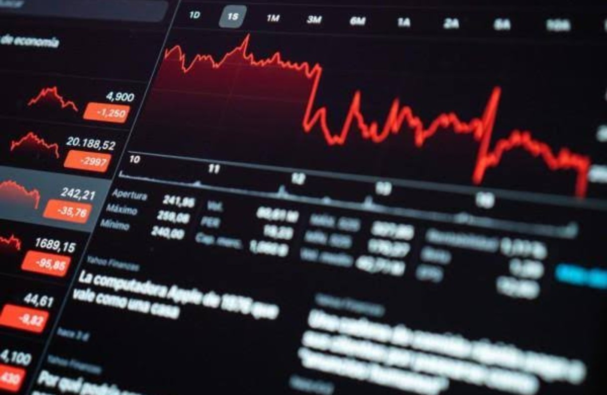 IHSG Anjlok 2% di Tengah Ancaman Demo Ojol dan Buruh